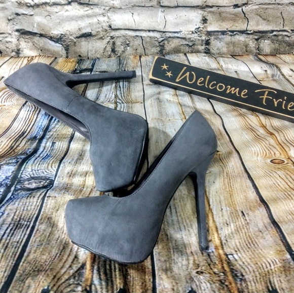 Breckelles Shoes - NIB Breckelle's Gray Platform Shoes sz 8.5